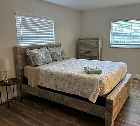 5th image of 1055 S Kentucky Ave #1-2-4