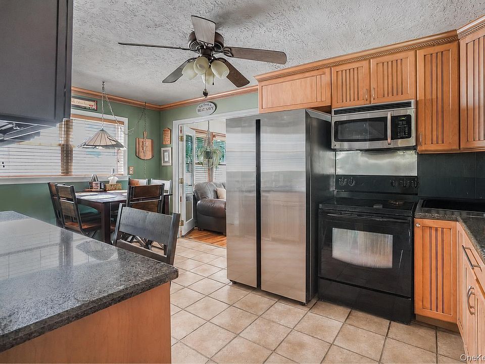 1st image of 35 Lakeview Ave