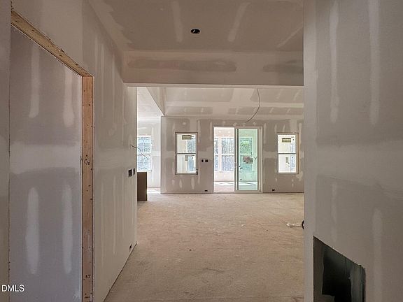2nd image of 935 Lynch Rd
