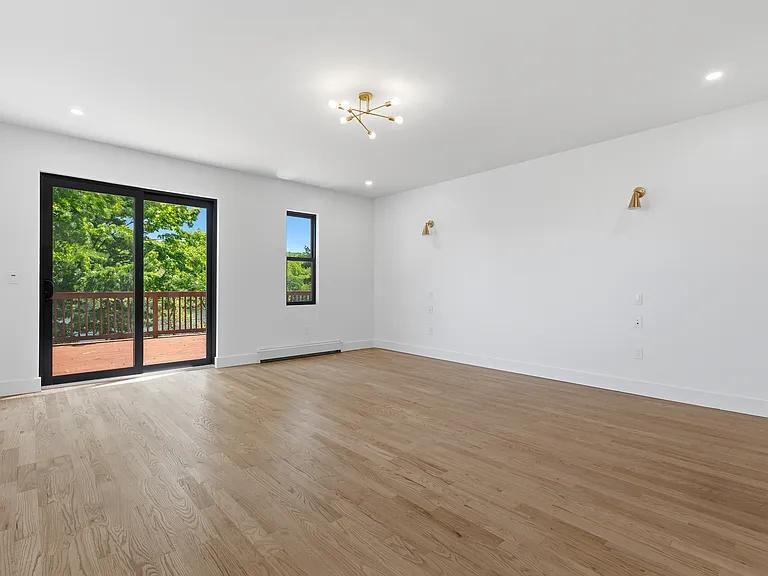 548 Lakes Rd — Photo 41