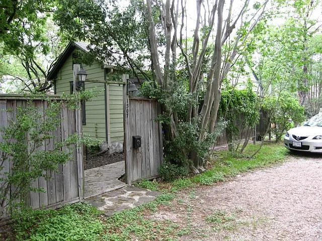 1 bed, 500 sqft, $1,100 — Photo 1