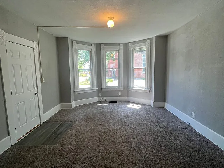 604 Fillmore St — Photo 3