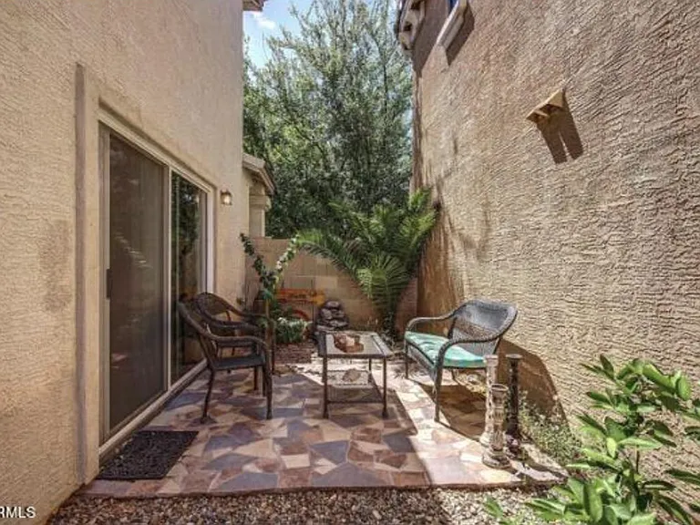 1570 S Owl Dr — Photo 3