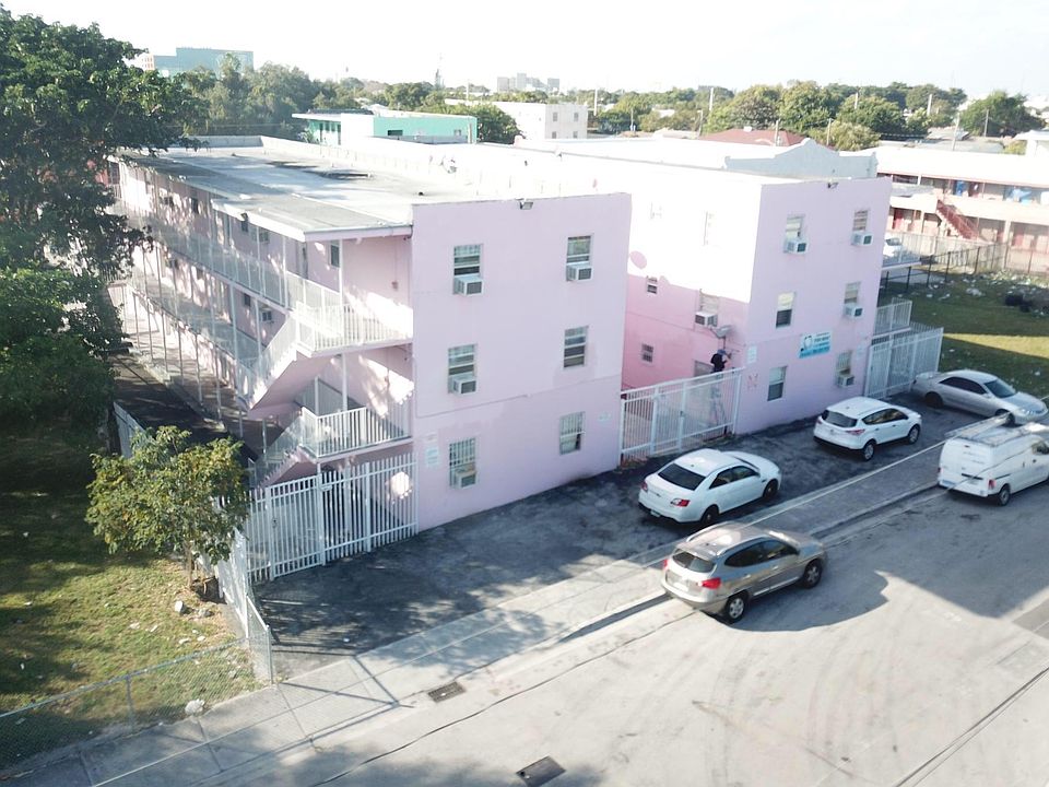 1st image of 1805 NW 2nd Ct #104