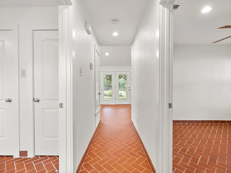 1601 West Ln #A — Photo 20