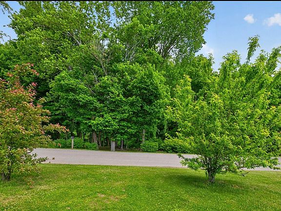 5th image of 245 Greasy Ridge Rd