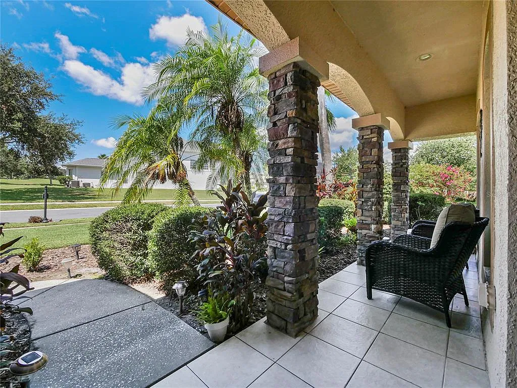 5 bed, 3.5 bath, 3961 sqft, $4,100 — Photo 2