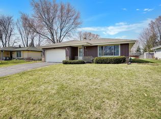 1207 Western Trl, Mukwonago, WI 53149