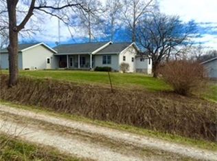 5341 Travis Ln, Rushville, IL 62681