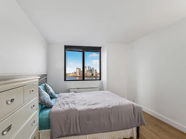 630 First Avenue image 6 of 24