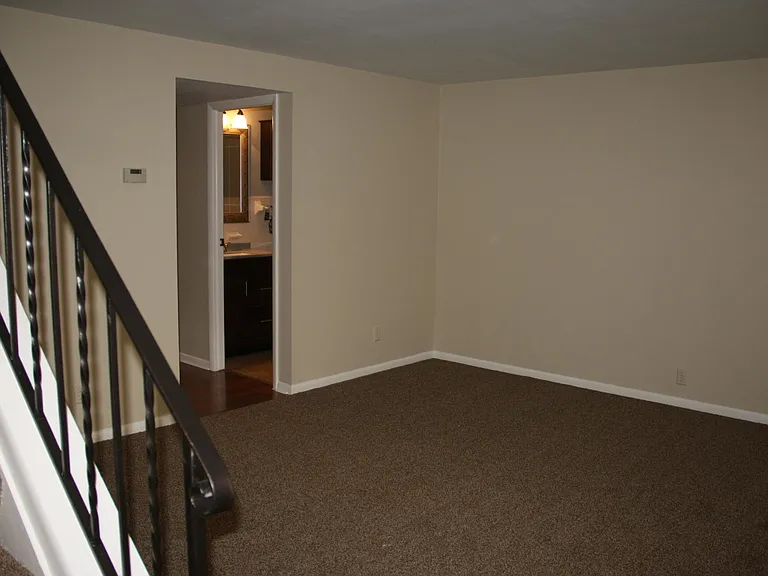 520 Adrian Ct — Photo 17