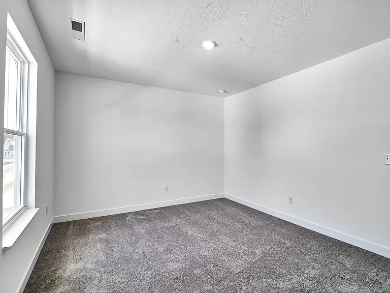 404 W Monroe St — Photo 48