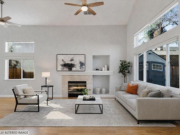 4th image of 1210 Maple Drive