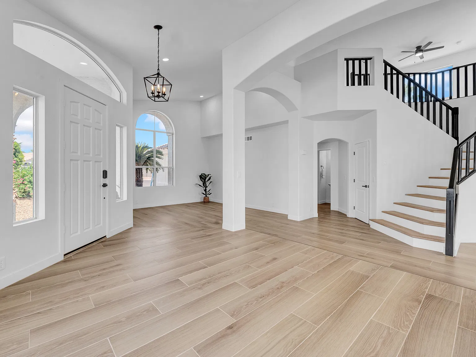 N 60th Dr, Glendale — Photo 2