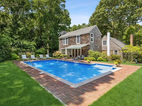 119 Wooleys Dr, Southampton, NY 11968