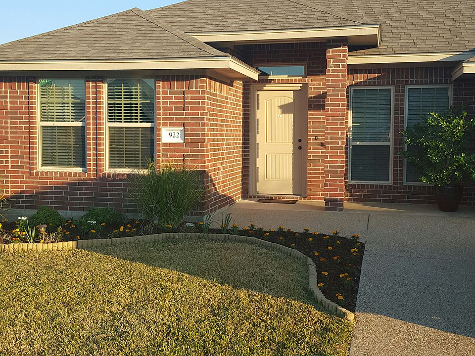 1st image of 922 Emerald Dove Ave