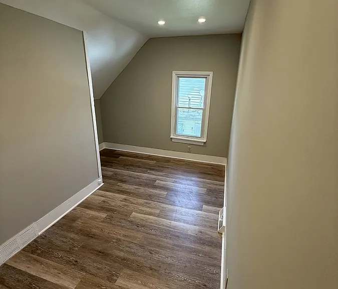30 Abbottsford Pl #4 — Photo 5