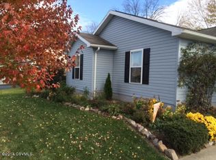 9 Meadow Ln, Lewisburg, PA 17837
