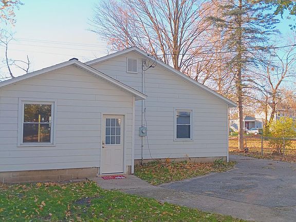 2nd image of 206 N Gremps St