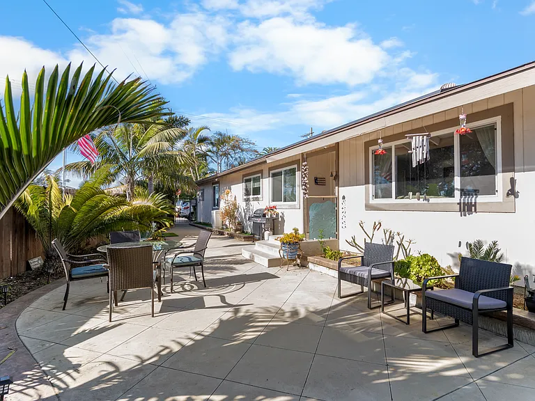 1501 California St — Photo 1