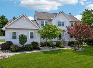 33 Hughey Ln, Hillsborough, NJ 08844