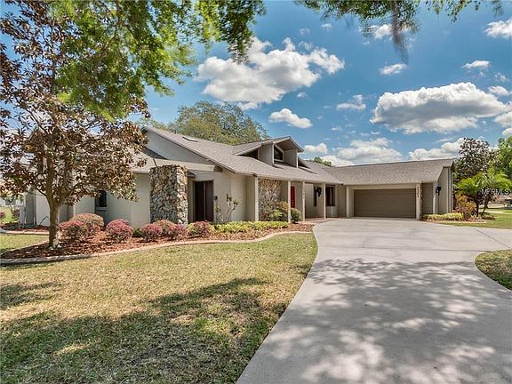 2nd image of 1301 Majestic Oak Dr