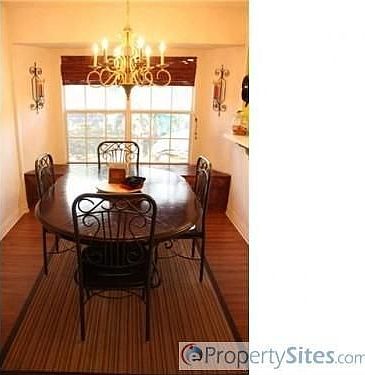 3rd image of 402 Golden Oaks Dr
