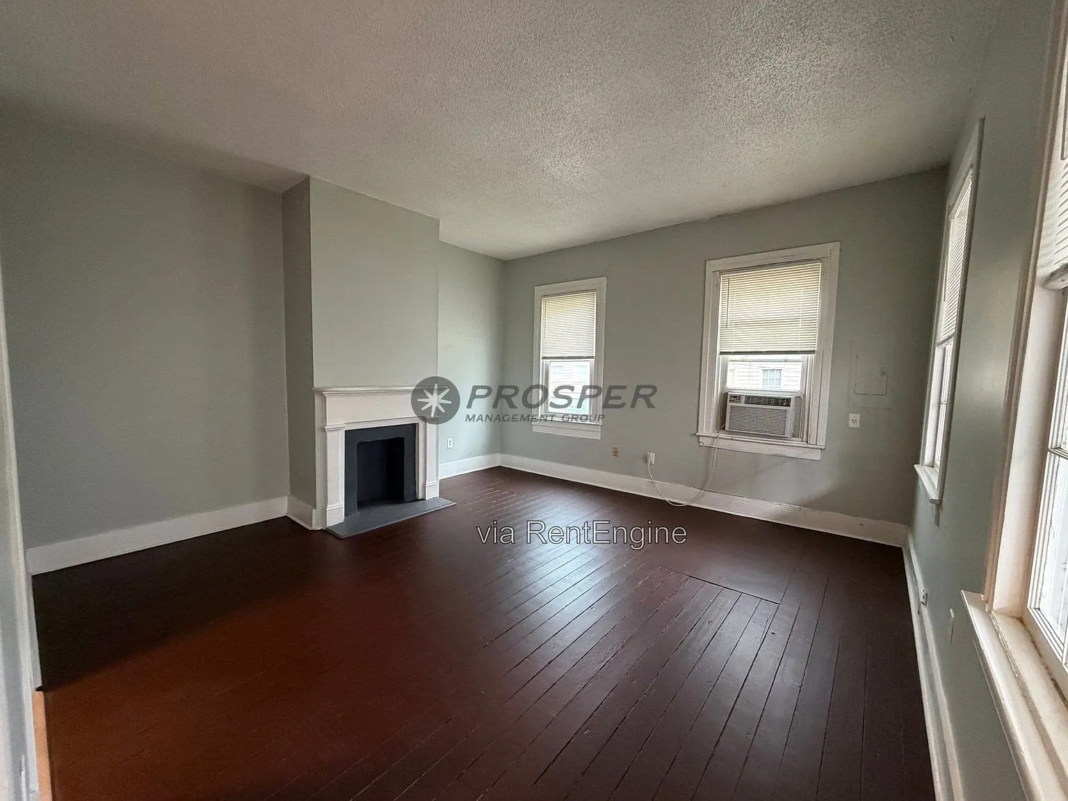 3 bed, 1.0 bath, 1200 sqft, $2,450 — Photo 4