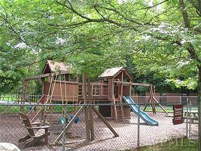 4th image of 301 Driftway Ln #301