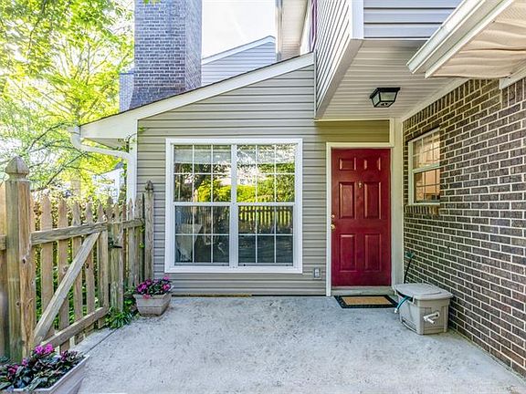 3rd image of 553 Picketts Bend Ct