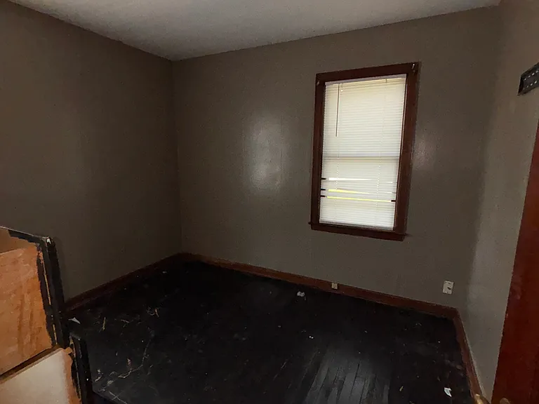 2616 E Logan St — Photo 9