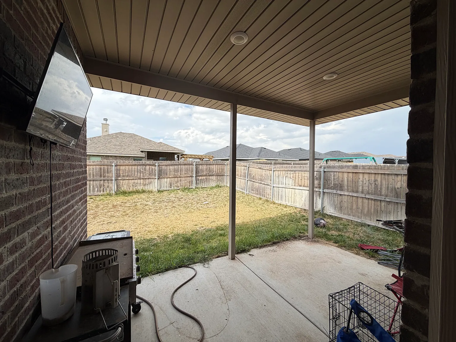 4 bed, 2053 sqft, $2,600 — Photo 3