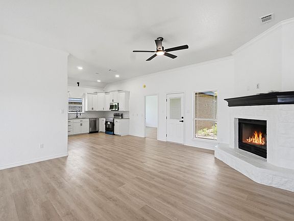 2nd image of 5117 Spring Creek Rd
