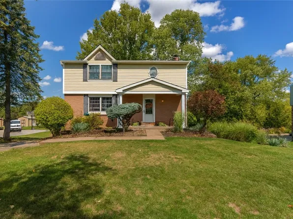 455 Laredo Dr, Pittsburgh, PA 15241