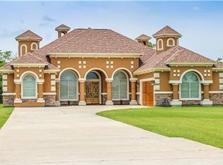 8219 Harvest Ln, Baytown, TX 77521