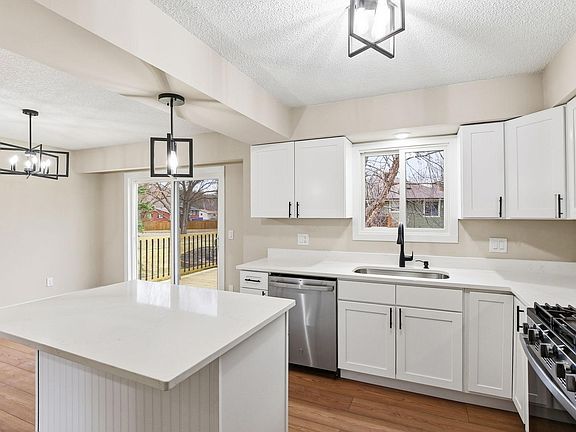 3rd image of 2506 Terrace Dr