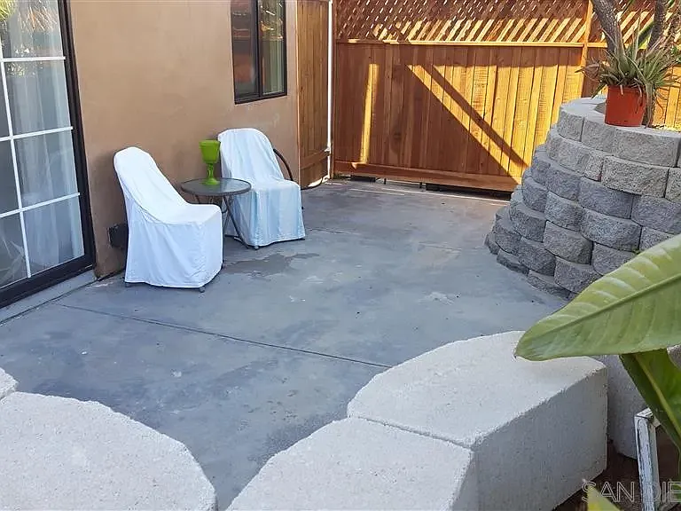 4669 Loma Way — Photo 2