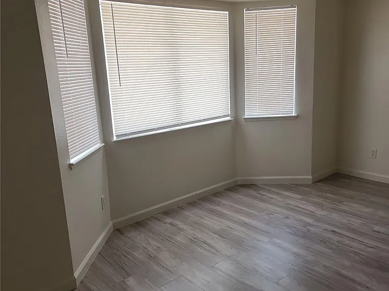 3213 Coral Harbor Dr — Photo 20