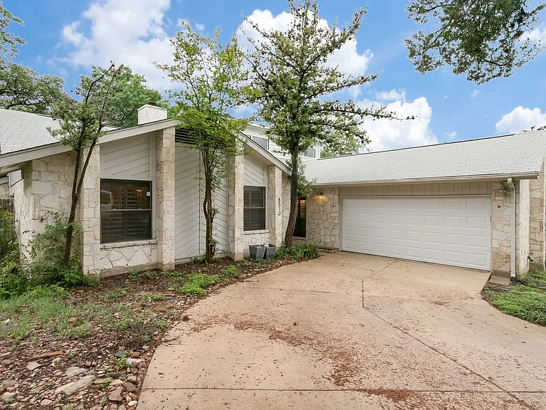 8510 Watchtower St — Photo 1