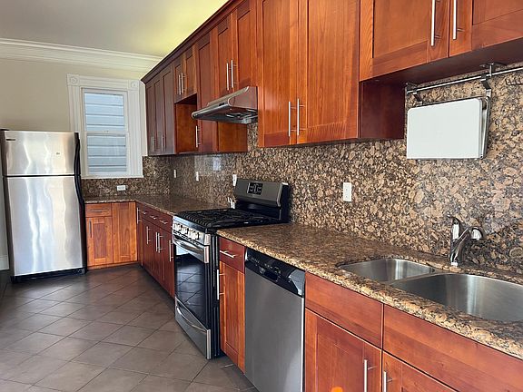 3rd image of 427 Duboce Ave