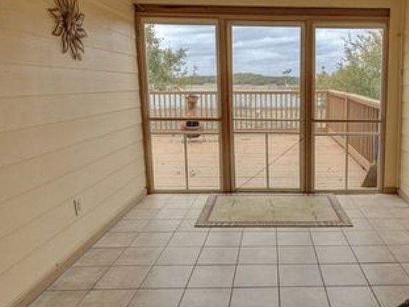 4th image of 1036 Parkview Dr