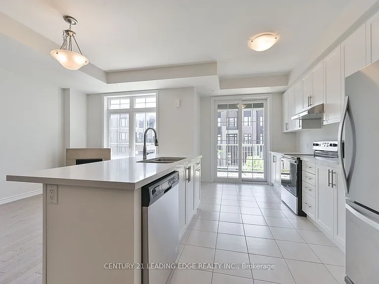 30 William Shearn Cres — Photo 11
