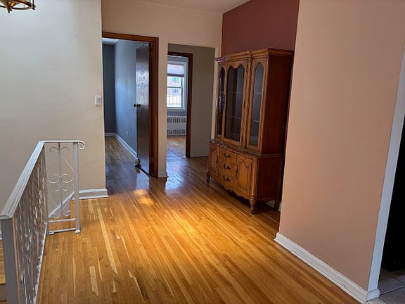 5th image of 2268 47th St Floor 2