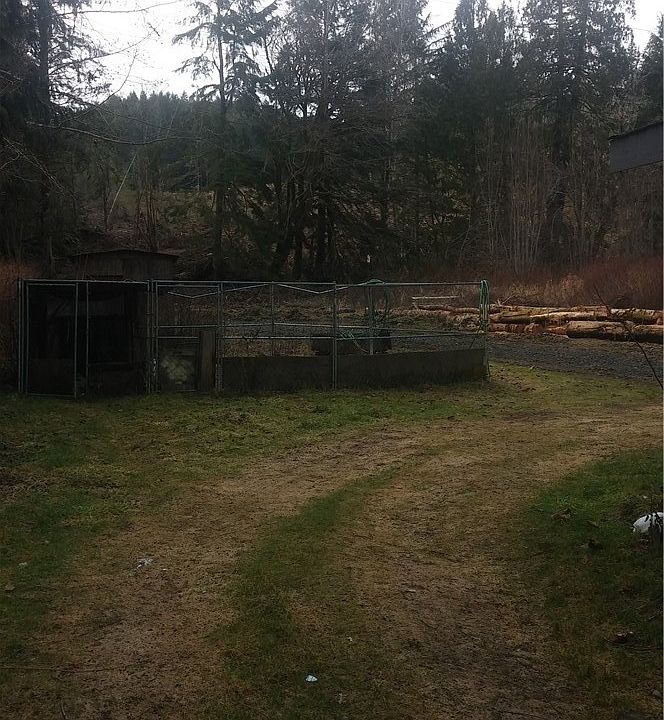 2nd image of 420 SE Arcadia Rd