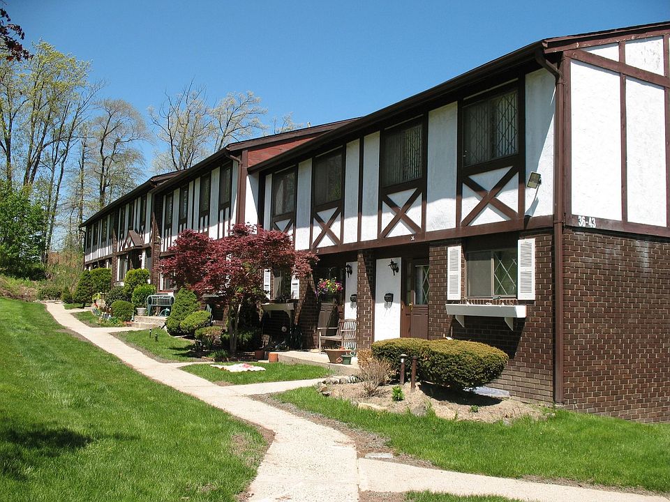 1st image of 38 Buckingham Ct