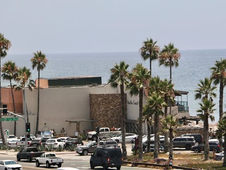 Sierra Seaside Flats $ 3295 ...1 Block To Beach....Top Floor Views — Photo 49