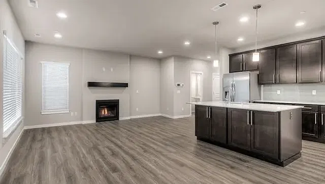 4 bed, 2.5 bath, 1830 sqft, $3,399 — Photo 3