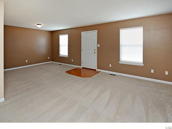 3rd image of 804 Waler Dr