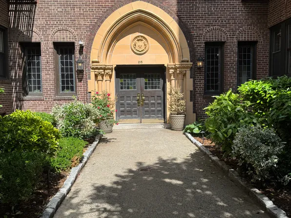 (undisclosed Address), Staten Island, NY 10301