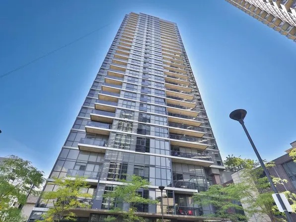 9 Valhalla Inn Rd #306, Toronto, ON M9B 0B2